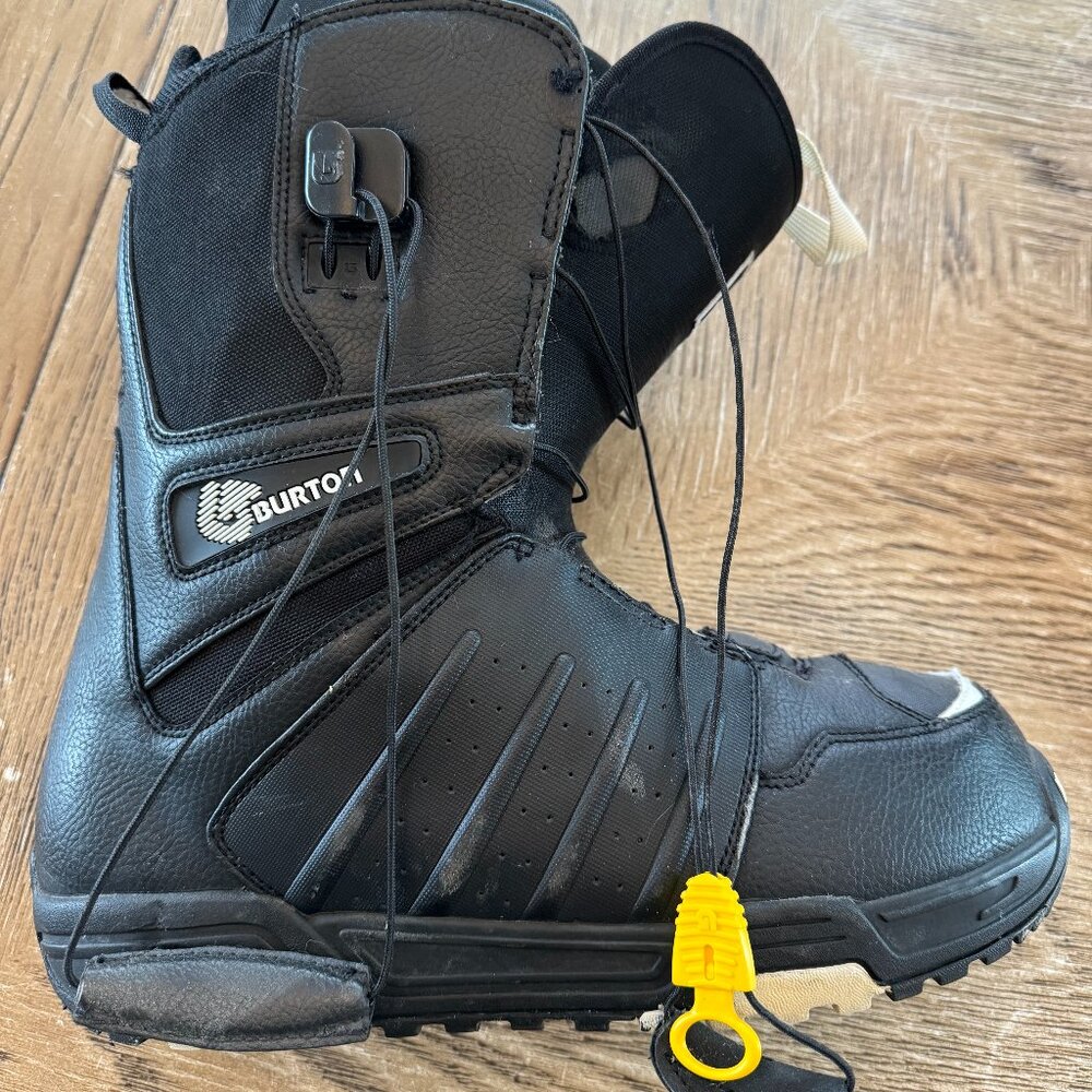 Burton Moto Men’s Black Snowboard Boots - Size 11